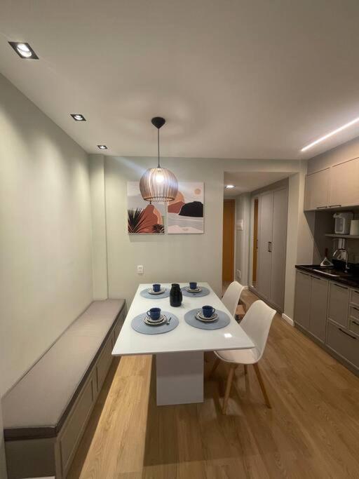 Apartemen Lindo Entre A Estacao Carioca E Cinelandia.